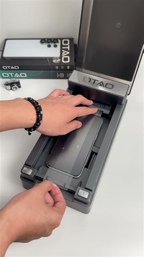 The automatic screen protector machine, hassle-free and labor-saving#otao #screenprotector #iphone