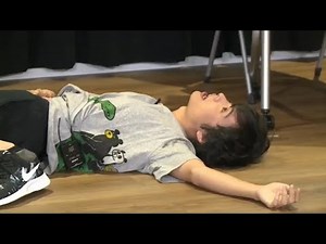 岡本信彦、10秒間くすぐりの刑