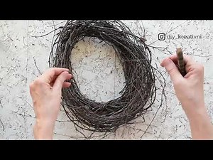 Velikonoční dekorace: Přírodní velikonoční věnec na dveře, který sami snadno zvládnete