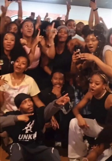 Houston energy was unstoppable. The Pop Out Tour has been amazing. ⚡️ Which city should we pop out to next ? Powered by @zapxclusive Studio @xlncdancestudio Choreography @theofficialdavescott Film @zapxclusive @officialadamric Rays outfit: @tellyband5 #mindlessbehavior #prodigy #ray #houston