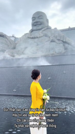 Hôm nay là ngày Mùng 1 nguyện cầu bình an, hạnh phúc đến tất cả chúng sanh vạn vật.Chúc mọi người có ngày Mùng 1 thật an nhiên ☘️ #Dienvienduongcamlynh #Duongcamlynh #Dclstore #Viral #trendingreels #tiktokgiaitri