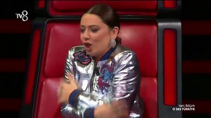 352K views · 3.4K reactions | Hakan'ın patlattığı espriyi sadece Murat Boz farkedince #OSesTürkiye stüdyosu adeta buz kesti ve sonrasında herkes kahkahaya boğuldu.İşte o keyifli anlar... | O Ses Türkiye | Facebook