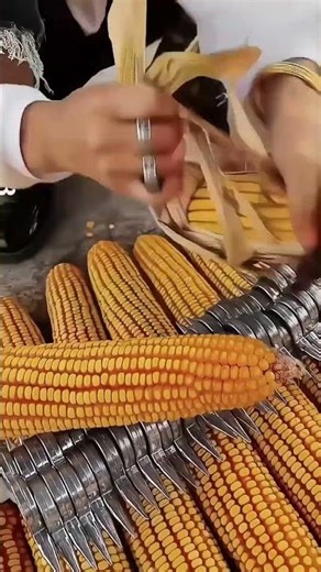 Corn peeling hand tool 🌽 #shorts #farmtools #toolinnovation