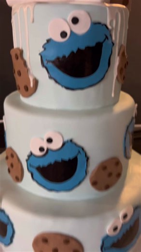Cookie Monster Balloon Garland and Arch