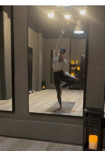 Can’t stop doing this flow #yogalife #yoga #yogainstructor
