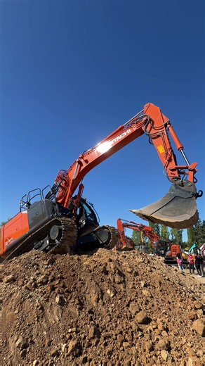 Première en Europe pour cette pelle Hitachi