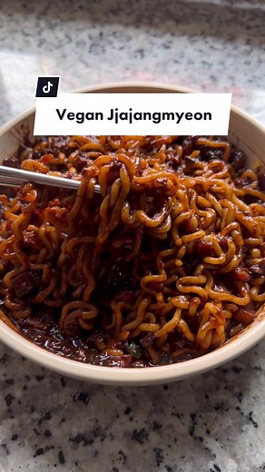Are you from Singapore? Comment below if you’ve tried anything vegan here👇😍 #vegan #vegansg #vegansoftiktok #recipes #foodtiktok #jjajangmyeon #veganrecipes #veganfood