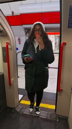 Stopping at Liverpool Street Station on the Central Line #train #tfl #centralline