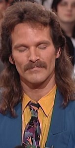 Naomi volunteered to be raised during magician Mark’s show, and claims she was dropped mid-way through! | Iconic TV Moments