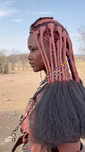 814K views · 14K reactions | El peinado tradicional de la tribu Himba de Angola. #afruca #culture #travel | Jeanette Cruz | Facebook