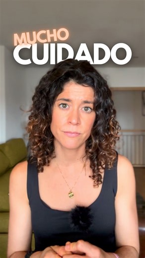 Dra Cristina Sánchez. Lifestyle Medicine & Integrative Oncology on Instagram: "Suplementos como el piperlongumine, que es el que corresponde a este caso, no pueden usarse para sustituir al tratamiento estándar. Los pacientes deben de recibir asesoramiento médico adecuado para poder elegir bien las decisiones, desde el respeto y la confianza. Pero por supuesto sin dejar la evidencia científica detrás. Es peligroso. Mucho cuidado ——— La piperlongumine (o piplartina) es un compuesto derivado de Pip