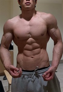 SamWoo's Gym Motivation: Physique & Workout Insights