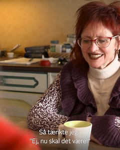 Når Sussi og Leo spillede 'Smilende Sussi', havde de en særlig 'gimmick', men da en fan befamlede Sussi, sparkede hun ham. Se TV2 Nord Undersøger 'Fænomenet Sussi og Leo' på tv2nord.dk eller TV 2 Play. | TV2 Nord
