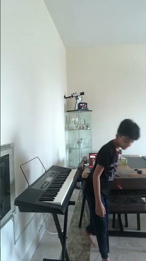 How to connect piano to laptop