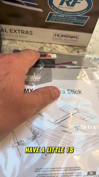 A beginner RC Airplane that flys slow and comes ready to fly with everything needed to fly ! #rc #radiocontrol #hobbies