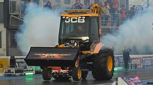 19K views · 163 reactions | One of the more unusual sights at Santa Pod Raceway last year! JCB had a go down the famous 1/4 mile in the JCB GT; this is the world's fastest backhoe digger powered by a Chevy V8 that makes in excess of 1000hp! | Mk1Kieran | Facebook