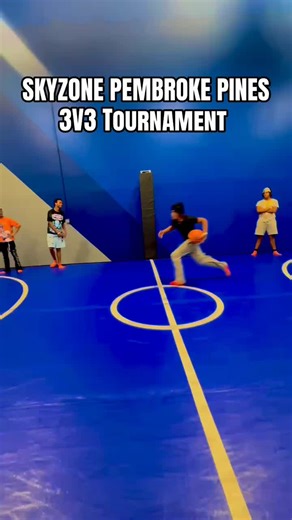 Spring Break is almost here! 🏀 Register at Sky Zone Pembroke Pines before 5pm on March 17th to join our 3v3 Aircourt Basketball Tournament. Open to ages 14 — come show off your skills and compete! Don't miss the fun — check out the video for all the details. Tag your crew and let’s go! 🎉🙌 #SkyZone #SpringBreakBasketball