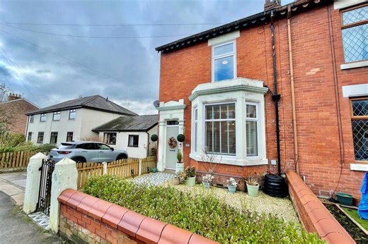 I tour a fully refurbished 4-bed home with spacious living now for sale