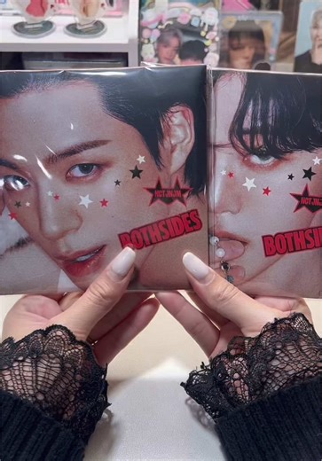 Unboxing 'BOTH SIDES' Album Posters Featuring Jeno & Jaemin