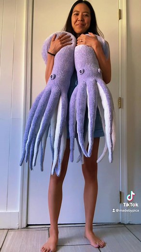 Made myself a big octo and a matching one for my bestie 👯‍♀️ What color combo should I make next? #knitting #handmade #octopusplush #bernatvelvet #plushies #diy #velvetyarn #fyp
