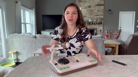 Kids DJ Mixer,Baby Musical DJ Set for Kids with 3 Scratching Sound Effect,12 Demo Song,12 Sound and Melody,DJ Turntable with Record,USB DJ Party Mixer Musical Toy with Light