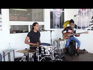 Seychelles 🏝️ - local band performing Creole songs at Del Place Restaurant - 🌴