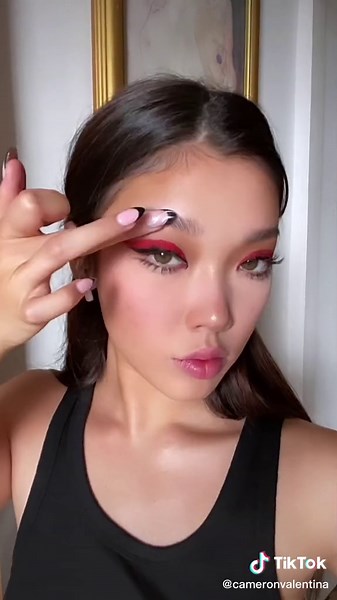 Sad Girl Makeup Tutorial by Lana Hill