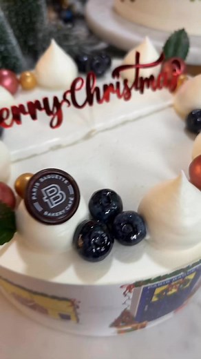 Your full line-up of holiday cakes are here! Pre-order yours today🌲✨ | Paris Baguette