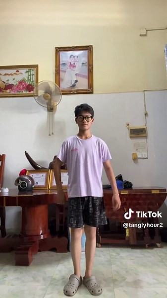 Khoa Bot: Unforgettable Dance Moves from Cambodia