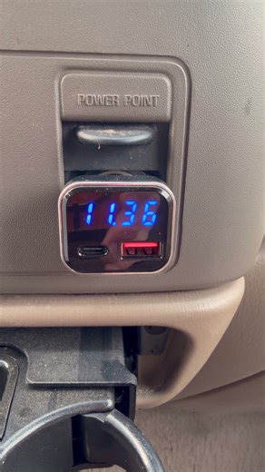Cigarette Lighter Voltmeter Hack for Diesel Trucks #powerstroke #hack #truck