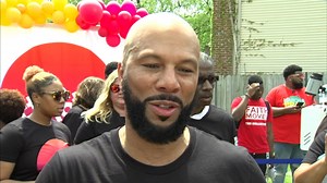 Rapper Common joins Chicago families for Prayer on the Nine event