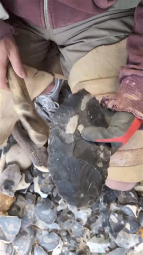 The lance never blunted the pen, nor the pen the lance.... The Solutrean is a sub period of the Upper Palaeolithic dating to between 22,000 and 18,000 BP that occurs in SW France, Spain and Portugal. It is a relatively short period in the European Palaeolithic, but the later part of this short period saw the appearance of some of the finest stone tools in the entire Palaeolithic. The tools produced were spearheads, flaked on both sides to a leaf shape. They were first identified during excavatio