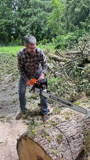 Spent some time today hanging out and bucking up some Maple with my good friend Inbred Jed . Stihl Ms462 with the Madsens Power Tune, 32” full skip chisel ground chain