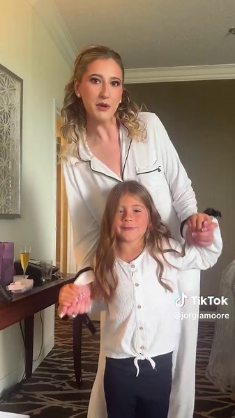 Shoutout to my wedding social media manager @Keana Kachmar for executing this one