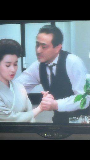ひとひらの雪：秋吉久美子と津川雅彦の物語
