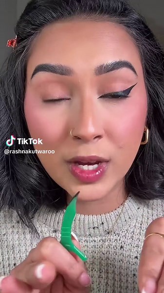 Eyeliner Hack for Beginners: Easy Liner Tutorial