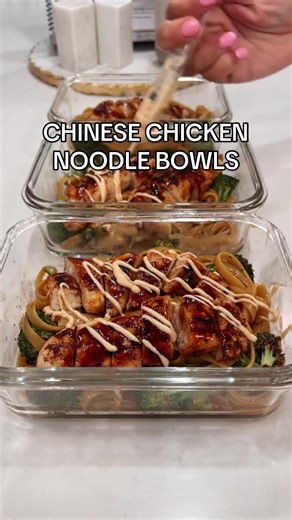 Replying to @Melissa Stanford The perfect meal prep does exist. And its this 😌 quick, easy, macro-friendly and full flavor 🔥 #Mealprep #healthymeals #quickmeals #easymeals #healthyrecipes #caloriedeficit #mealsforweightloss #lomein #honeygarlicchicken #chinesenoodles
