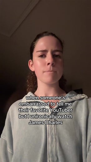 still own and use the James Charles morphe palette to this day 🙏🏻#jamescharles #hisisters #youtube @James Charles