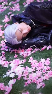 5.7K views · 380 reactions | [Douyin| 26072020] Studio La Vân Hi update #La Vân Hi đại ngôn game Thiến Nữ U Hồn 2 moblie# La Vân Hi hắc y bạch phát. Rất có cảm giác đại boss phía sau phải không 襤 Cre: 罗云熙工作室 | La Vân Hi 罗云熙 Luo YunXi - All for Leo Vietnam Fanpage | Facebook