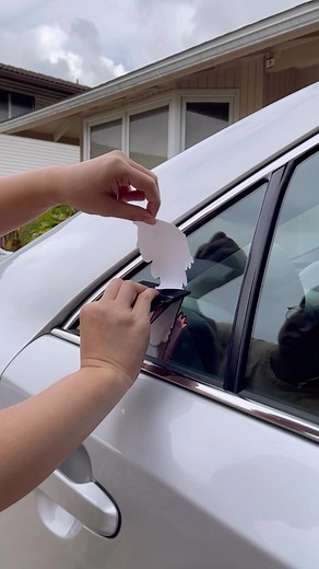 Geoffrey Siu | Applying really large car stickers is difficult to do. Avoid getting wrinkles, bumps, or air bubbles with this technique! This is a dry... | Instagram