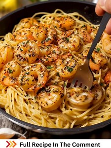 78K views · 436 reactions | Garlic Shrimp Pasta 菱 1 lb medium shrimp, deveined and tails removed 1 lb spaghetti noodles (more or less, depending on family size) 6 -8 garlic cloves, according to personal taste, minced 1/4 cup butter olive oil (3 drizzles) italian seasoning fresh ground pepper red pepper flakes ............ Full Recipe in Coʍmеոτ  | Homemade Recipes | Facebook