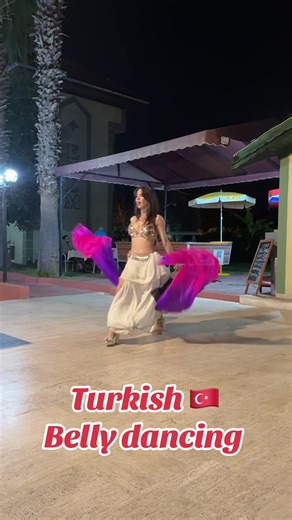 Beautiful Turkish 🇹🇷 belly dancer , doing the ancient dance of the ottomans #beautiful #bellydancer #turkey🇹🇷 #icmeler #loveturkey