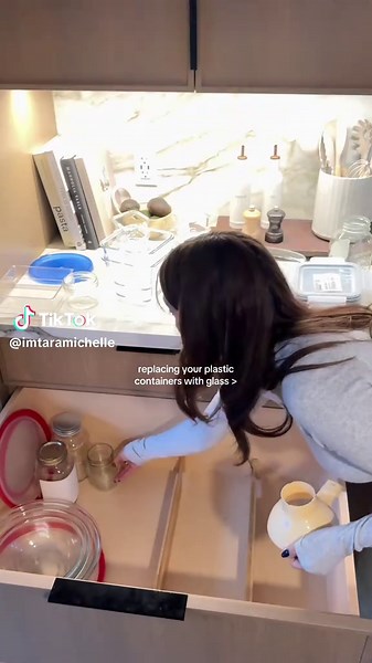 Organizing Glass Containers for Ultimate Satisfaction