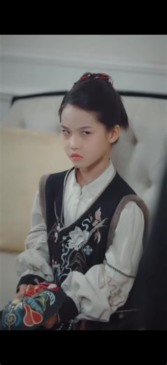 Wild girl raised by wolves Is the true heiress with super strength