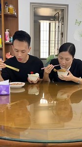 305K views · 6.5K reactions |  Mammi Ate Papa's Egg #viralreelschallenge #trendingreels #reelschallenge #comedy #funnyreels #funnyvideos #funnyvideo #trend #funny #fun @topfans | 有趣的家庭 | Facebook