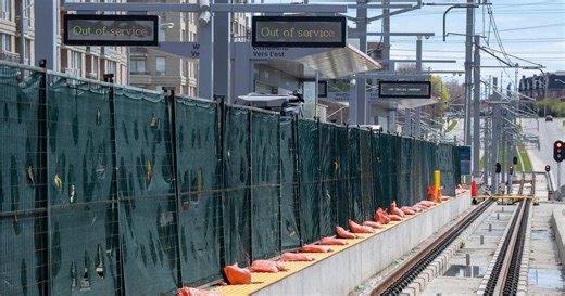 Meeting held for Eglinton Park residents impacted by the delayed Eglinton Crosstown LRT