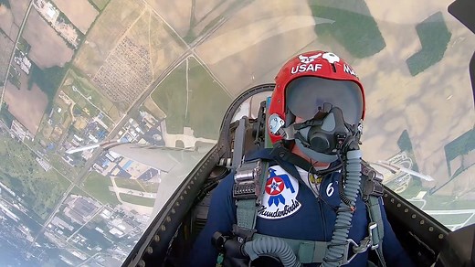 Take a step into the cockpit of Thunderbird 5 & 6 for the Opposing Split-S maneuver! #ManeuverMonday #Thunderbirds Air Combat Command United States Air Force U.S. Air Force Recruiting 57th Wing Commander Airman Magazine 122nd Fighter Wing | Air Force Thunderbirds