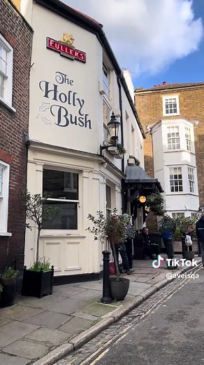 Discover The Holly Bush: Hampstead's Charming Pub