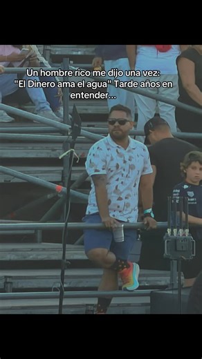 Louis Rangel | Runner & Dev on Instagram: "La frase “el dinero ama el agua” es una metáfora que sugiere que, al igual que el agua, el dinero necesita fluir, moverse y ser usado para mantener su valor y prosperar; si se estanca, se pudre, pero si fluye a través de inversiones, gastos conscientes y abundancia, se multiplica y genera beneficios, representando un principio de crecimiento y no de acumulación pasiva, a menudo usado en técnicas de manifestación financiera."