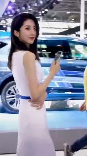 Tall Chinese girl | car show model